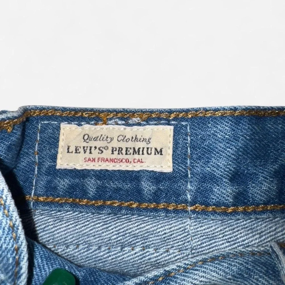 Levi’s Premium 501 ‘90s Distressed Light Wash Straight Leg Jeans W33 L32 Women’s